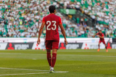 Portekiz, Lizbon 'daki Estadio Jose Alvalade' de, Sporting CP ve Villarreal CF arasında oynanan Trofeu Cinco Violinos maçında Aissa Mandi. (Maciej Rogowski)