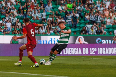 Viktor Gyokeres, Trofeu Cinco Violinos sırasında Estadio Jose Alvalade, Lizbon, Portekiz 'de Sporting CP ve Villarreal CF arasında oynanan dostça bir maçtı. (Maciej Rogowski)