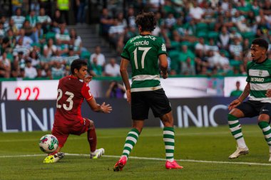 Aissa Mandi, Francisco Trincao, Marcus Edwards Trofeu Cinco Violinos maçında Sporting CP ve Villarreal CF arasında Estadio Jose Alvalade, Lizbon, Portekiz. (Maciej Rogowski)