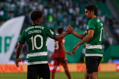 Marcus Edwards, Portekiz 'deki Estadio Jose Alvalade' de, Sporting CP ve Villarreal CF arasında oynanan Trofeu Cinco Violinos maçında attığı golü kutluyor. (Maciej Rogowski)