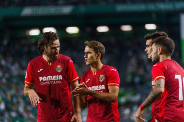 Ben Brereton, Denis Suarez Trofeu Cinco Violinos 'da oynanan dostluk maçı sırasında Sporting CP ve Villarreal CF arasında Estadio Jose Alvalade, Lizbon, Portekiz' de. (Maciej Rogowski)