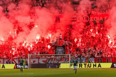 PKO BP Ekstraklasa 2023 / 24 maçında Marshall Jozef Pilsudski 'nin Polonya' daki Legia, Varşova Belediye Stadyumu 'nda Legia Warszawa ve LKS Lodz arasında oynanan maçın taraftarları. (Maciej Rogowski)