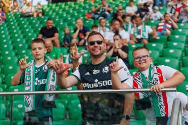 PKO BP Ekstraklasa 2023 / 24 maçında Marshall Jozef Pilsudski 'nin Polonya' daki Legia, Varşova Belediye Stadyumu 'nda Legia Warszawa ve LKS Lodz arasında oynanan maçın taraftarları. (Maciej Rogowski)