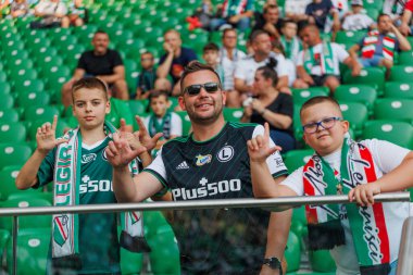 PKO BP Ekstraklasa 2023 / 24 maçında Marshall Jozef Pilsudski 'nin Polonya' daki Legia, Varşova Belediye Stadyumu 'nda Legia Warszawa ve LKS Lodz arasında oynanan maçın taraftarları. (Maciej Rogowski)
