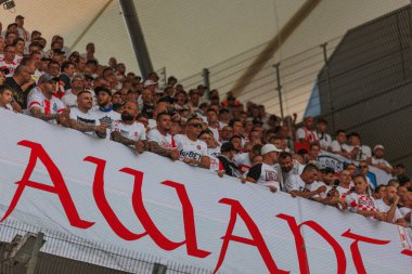 PKO BP Ekstraklasa 2023 / 24 maçında Marshall Jozef Pilsudski 'nin Polonya' daki Legia, Varşova Belediye Stadyumu 'nda Legia Warszawa ve LKS Lodz arasında oynanan maçın taraftarları. (Maciej Rogowski)