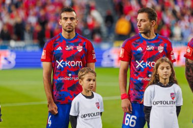 Stratos Svarnas ve Giannis Papanthe UEFA Şampiyonlar Ligi 2023 / 24 2. eleme turunda Rakow Czestochowa ve Kazag FK arasında oynanan Miejski Stadion Pilkarski RKS Rakow Czestochowa, Czestochowa, Polonya. (Maciej Rogowski)
