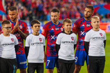 Marcin Cebula, Fran Tudor ve Lukasz Zwolinski UEFA Şampiyonlar Ligi 2023 / 24 2. eleme turunda Miejski Stadion Pilkarski RKS Rakow Czestochowa, Polonya 'da Rakow Czestochowa ile Qarabag FK arasında oynanacak. (Maciej Rogowski)
