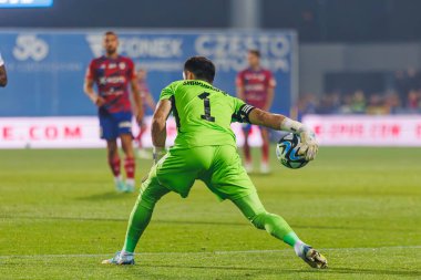 Kevin Medina UEFA Şampiyonlar Ligi 2023 / 24 2. eleme turu sırasında Rakow Czestochowa ve Qarabag FK arasında Miejski Stadion Pilkarski RKS Czestochowa, Czestochowa, Polonya. (Maciej Rogowski)