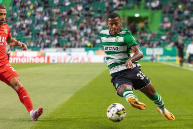 Portekiz Ligi 2022 / 23 maçında Arthur Gomes ile Portekiz 'deki Estadio Jose Alvalade' de oynayan CS Maritimo arasında. (Maciej Rogowski)