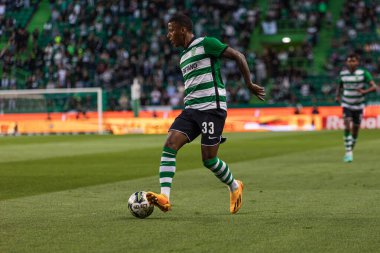 Portekiz Ligi 2022 / 23 maçında Arthur Gomes ile Portekiz 'deki Estadio Jose Alvalade' de oynayan CS Maritimo arasında. (Maciej Rogowski)