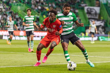 Felix Correia, Liga Portekiz 2022 / 23 maçında Matheus Reis ile Estadio Jose Alvalade, Lizbon, Portekiz 'de CP ve CS Maritimo arasında düello yaptı. (Maciej Rogowski)