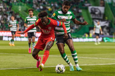 Felix Correia, Liga Portekiz 2022 / 23 maçında Matheus Reis ile Estadio Jose Alvalade, Lizbon, Portekiz 'de CP ve CS Maritimo arasında düello yaptı. (Maciej Rogowski)