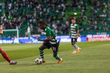 Portekiz Ligi 2022 / 23 maçında Arthur Gomes ile Portekiz 'deki Estadio Jose Alvalade' de oynayan CS Maritimo arasında. (Maciej Rogowski)