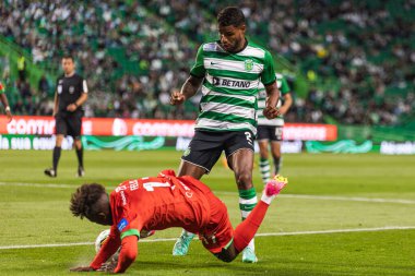 Felix Correia, Liga Portekiz 2022 / 23 maçında Matheus Reis ile Estadio Jose Alvalade, Lizbon, Portekiz 'de CP ve CS Maritimo arasında düello yaptı. (Maciej Rogowski)