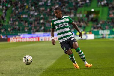 Portekiz Ligi 2022 / 23 maçında Arthur Gomes ile Portekiz 'deki Estadio Jose Alvalade' de oynayan CS Maritimo arasında. (Maciej Rogowski)