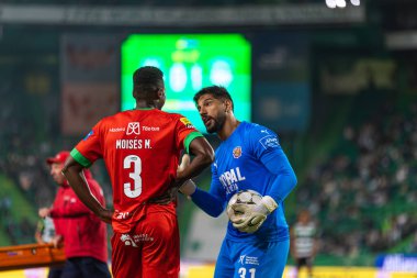 Moises Mosquera ve Marcelo Carne Liga Portekiz 2022 / 23 maçında Estadio Jose Alvalade, Lizbon, Portekiz 'de Sporting CP ve CS Maritimo arasında. (Maciej Rogowski)