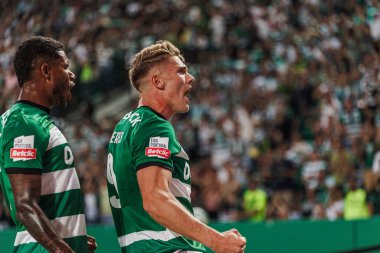 Viktor Gyokeres, Portekiz Liga CP ile Portekiz 'in Lizbon kenti Estadio Jose Alvalade' de FC Vizela arasında oynadığı 23 / 24 'lük maçta attığı ilk golü kutluyor. (Maciej Rogowski)