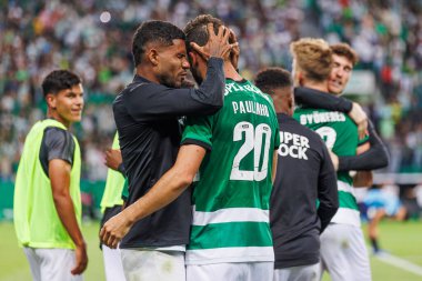 Paulinho, Portekiz 'in Lizbon şehrinde Estadio Jose Alvalade' de oynayan Sporting CP ve FC Vizela arasında oynanan maçta attığı 23 / 24 'lük golü kutluyor. (Maciej Rogowski)