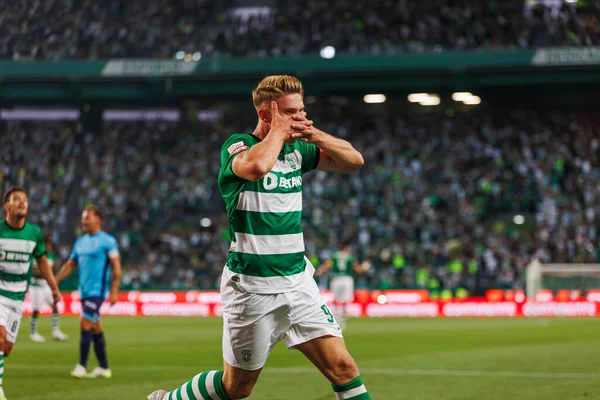 Viktor Gyokeres, Portekiz Liga CP ile Portekiz 'in Lizbon kenti Estadio Jose Alvalade' de oynayan FC Vizela arasında oynanan 23 / 24 'lük maçta attığı golü kutluyor. (Maciej Rogowski)