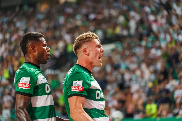 Viktor Gyokeres, Portekiz Liga CP ile Portekiz 'in Lizbon kenti Estadio Jose Alvalade' de oynayan FC Vizela arasında oynanan 23 / 24 'lük maçta attığı golü kutluyor. (Maciej Rogowski)