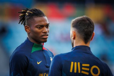 Portekiz ve Lüksemburg milli takımları arasında oynanan UEFA Euro 2024 eleme maçında Rafael Leao, Bruno Fernandes Estadio Algarve, Faro 'da. (Maciej Rogowski)