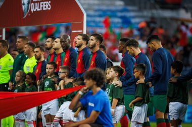 Portekiz milli takımları arasında oynanan UEFA Euro 2024 ön eleme maçında Portekiz ve Lüksemburg milli takımları Estadio Algarve, Faro 'da oynanan maçtan önce Portekiz' in oyuncuları. (Maciej Rogowski)