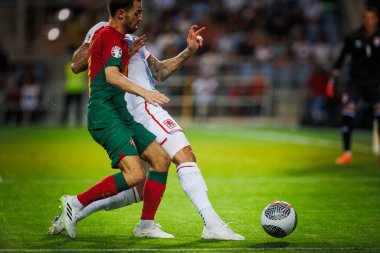 Bernardo Silva, Maxime Chanot UEFA Euro 2024 eleme maçında Portekiz ve Lüksemburg milli takımları arasında Estadio Algarve, Faro 'da oynandı. (Maciej Rogowski)