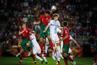 Goncalo Ramos, Florian Bohnert UEFA Euro 2024 eleme maçında Portekiz ve Lüksemburg milli takımları arasında Estadio Algarve, Faro 'da oynandı. (Maciej Rogowski)