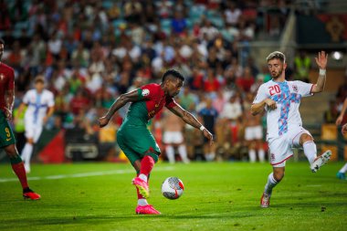 Nelson Semedo, Timothe Rupil UEFA Euro 2024 eleme maçında Portekiz ve Lüksemburg milli takımları arasında Estadio Algarve, Faro 'da oynandı. (Maciej Rogowski)