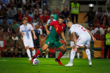 Portekiz ve Lüksemburg milli takımları arasında oynanan UEFA Euro 2024 eleme maçında Goncalo Ramos, Maxime Chanot, Estadio Algarve, Faro. (Maciej Rogowski)