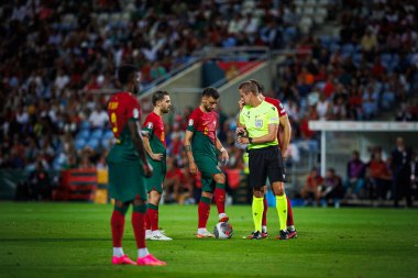 Bernardo Silva, Bruno Fernandes UEFA Euro 2024 eleme maçında Portekiz ve Lüksemburg milli takımları arasında Estadio Algarve, Faro 'da oynandı. (Maciej Rogowski)