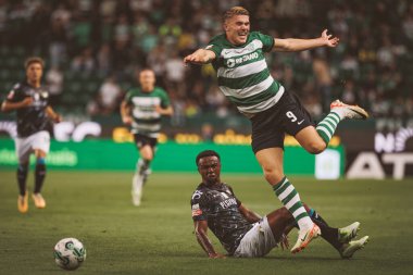 Jobson de Brito Gonzaga, Viktor Gyokeres Liga Portekiz 'de 23 / 24 Estadio Jose Alvalade, Lizbon, Portekiz' de Sporting CP ve Moreirense FC arasında oynanan maçta. (Maciej Rogowski)