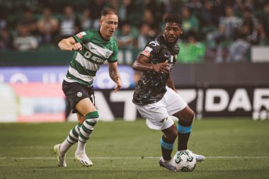 Fabiano, Nuno Santos Liga Portekiz maçında Sporting CP ve Moreirense FC arasında Estadio Jose Alvalade, Lizbon, Portekiz. (Maciej Rogowski)