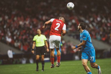 Victor Gomez, Kvicha Kvaratkshelia UEFA Şampiyonlar Ligi 2023 / 24 maçında SC Braga ve SSC Napoli arasında Estadio Municipal de Braga, Portekiz 'de oynandı. (Maciej Rogowski)