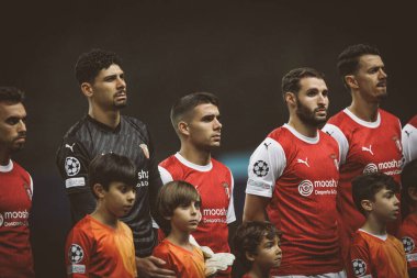 UEFA Şampiyonlar Ligi 2023 / 24 maçında Braga 'nın oyuncuları Estadio Municipal de Braga, Portekiz' de SC Braga ve SSC Napoli arasında oynanacak. (Maciej Rogowski)