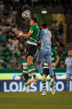 Sebastian Coates, Leonardo Acevedo Liga Portekiz maçı sırasında Estadio Jose Alvalade, Lizbon, Portekiz 'de Sporting CP ve Rio Ave FC arasında 23 / 24 maç yaptı. (Maciej Rogowski)