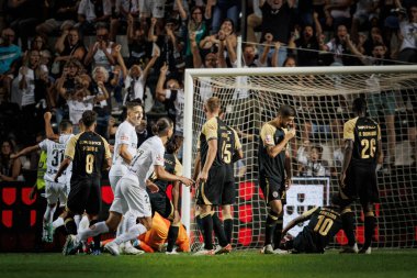 Mattheus Oliveira, Liga Portugal Betclic maçında SC Farense ile Sao Luis, Faro 'daki Sporting CP arasında attığı 23 / 24' lük golü kutluyor. (Maciej Rogowski)