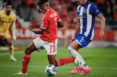 David Neres, Ze Pedro Liga Portekiz Betclic maçında SL Benfica ve FC Porto arasında Estadio Da Luz, Lizbon 'da oynandı. (Maciej Rogowski)