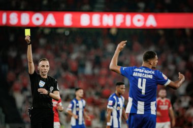 Lizbon 'daki Estadio Da Luz' da oynayan SL Benfica ile FC Porto arasında oynanan Liga Portekiz Betclic maçında Joao Pinheiro. (Maciej Rogowski)
