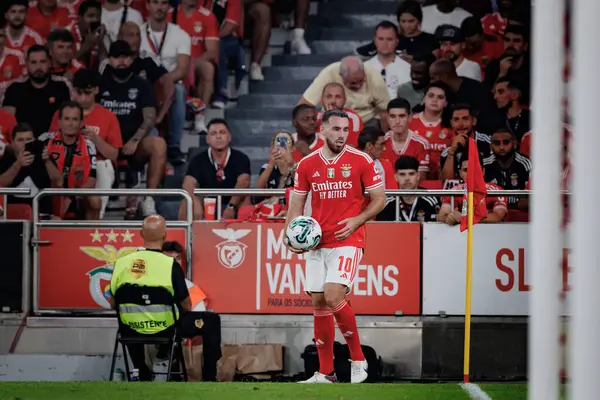 Lizbon 'daki Estadio Da Luz' da oynayan SL Benfica ile FC Porto arasında oynanan Liga Portekiz Betclic maçında Orkun Kokcu. (Maciej Rogowski)