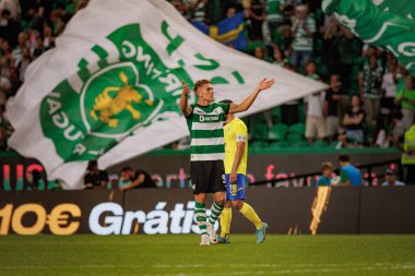 Viktor Gyokeres, Liga Portekiz Betclic maçında attığı 23 / 24 'lük golle Estadio Jose Alvalade, Lizbon, Portekiz' de Sporting CP ve FC Arouca arasında oynanan maçı kutluyor. (Maciej Rogowski)