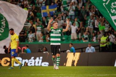 Viktor Gyokeres, Liga Portekiz Betclic maçında attığı 23 / 24 'lük golle Estadio Jose Alvalade, Lizbon, Portekiz' de Sporting CP ve FC Arouca arasında oynanan maçı kutluyor. (Maciej Rogowski)