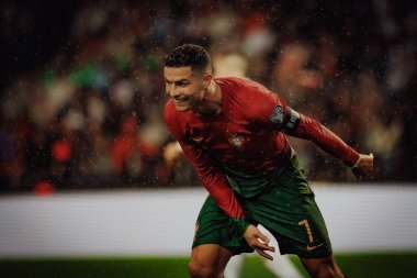 UEFA Euro 2024 eleme maçı sırasında Portekiz ve Slovakya milli takımları arasında Estadio do Dragao, Porto 'da oynanan Cristiano Ronaldo. (Maciej Rogowski)