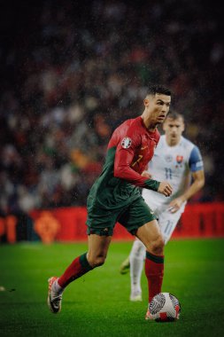 UEFA Euro 2024 eleme maçı sırasında Portekiz ve Slovakya milli takımları arasında Estadio do Dragao, Porto 'da oynanan Cristiano Ronaldo. (Maciej Rogowski)