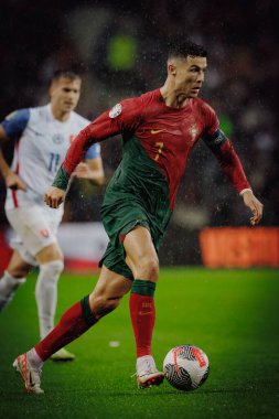 UEFA Euro 2024 eleme maçı sırasında Portekiz ve Slovakya milli takımları arasında Estadio do Dragao, Porto 'da oynanan Cristiano Ronaldo. (Maciej Rogowski)