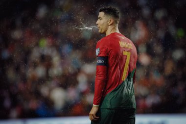 UEFA Euro 2024 eleme maçı sırasında Portekiz ve Slovakya milli takımları arasında Estadio do Dragao, Porto 'da oynanan Cristiano Ronaldo. (Maciej Rogowski)