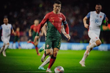 UEFA Euro 2024 eleme maçı sırasında Portekiz ve Slovakya milli takımları arasında Estadio do Dragao, Porto 'da oynanan Cristiano Ronaldo. (Maciej Rogowski)