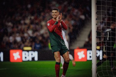 UEFA Euro 2024 eleme maçı sırasında Portekiz ve Slovakya milli takımları arasında Estadio do Dragao, Porto 'da oynanan Cristiano Ronaldo. (Maciej Rogowski)