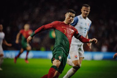 UEFA Euro 2024 eleme maçı sırasında Portekiz ve Slovakya milli takımları arasında Estadio do Dragao, Porto 'da oynanan Cristiano Ronaldo. (Maciej Rogowski)