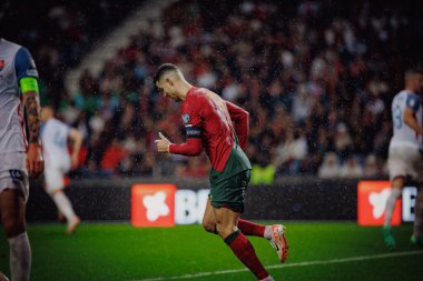 UEFA Euro 2024 eleme maçı sırasında Portekiz ve Slovakya milli takımları arasında Estadio do Dragao, Porto 'da oynanan Cristiano Ronaldo. (Maciej Rogowski)